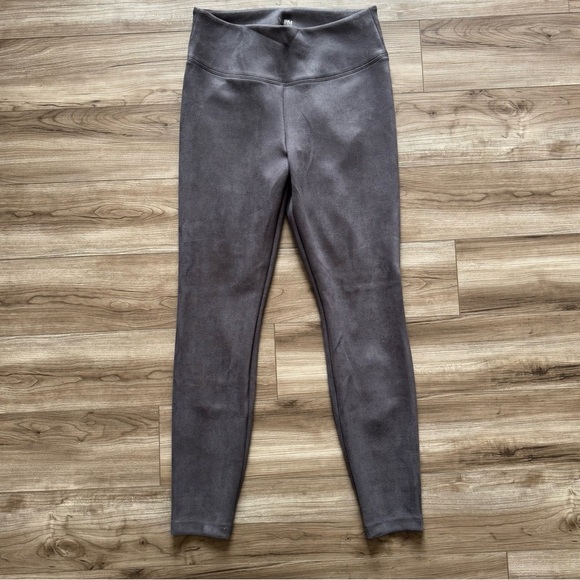 WHBM Ult Faux-Suede Runway Leggings NWT Women’s Size 12 Stormy Gray - Picture 5 of 15
